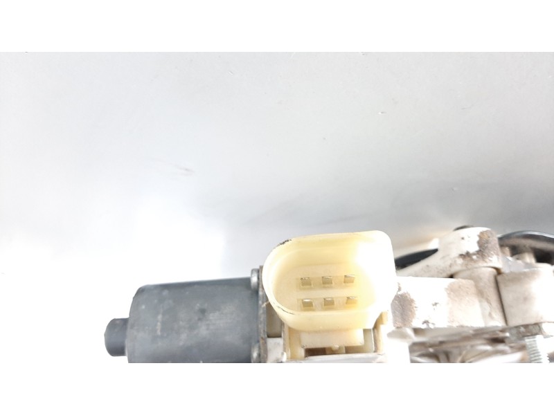 Recambio de elevalunas delantero derecho para bmw serie 1 berlina (e81/e87) 120d referencia OEM IAM 51337138466  