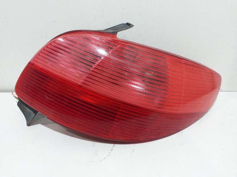 Recambio de piloto trasero derecho para piaggio (vespa) skr skr 150 autom. referencia OEM IAM   