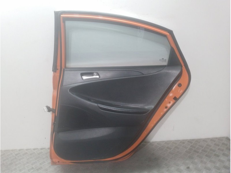 Recambio de puerta trasera derecha para hyundai sonata (yf) comfort referencia OEM IAM  NARANJA 