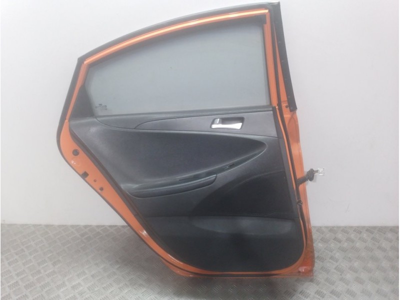 Recambio de puerta trasera izquierda para hyundai sonata (yf) comfort referencia OEM IAM  NARANJA 
