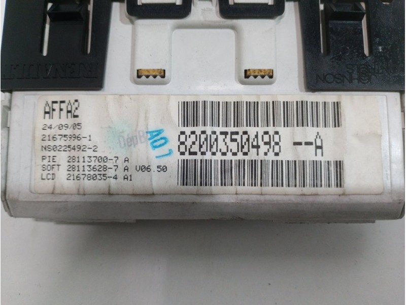Recambio de pantalla multifuncion para renault megane ii familiar dynamique referencia OEM IAM 8200350498A  