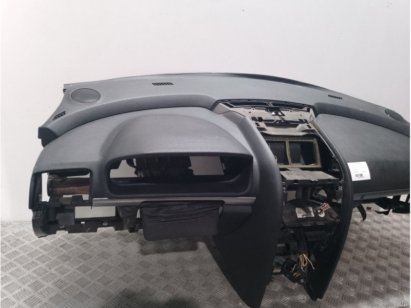 Recambio de salpicadero para peugeot 407 st confort referencia OEM IAM 8211HW   Recambio de salpicadero para peugeot 407 st confort referencia OEM IAM 8211HW