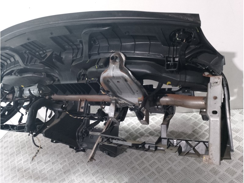 Recambio de salpicadero para peugeot 407 st confort referencia OEM IAM 8211HW   Recambio de salpicadero para peugeot 407 st confort referencia OEM IAM 8211HW