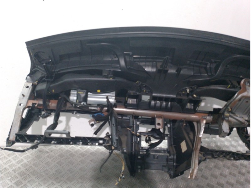 Recambio de salpicadero para peugeot 407 st confort referencia OEM IAM 8211HW   Recambio de salpicadero para peugeot 407 st confort referencia OEM IAM 8211HW