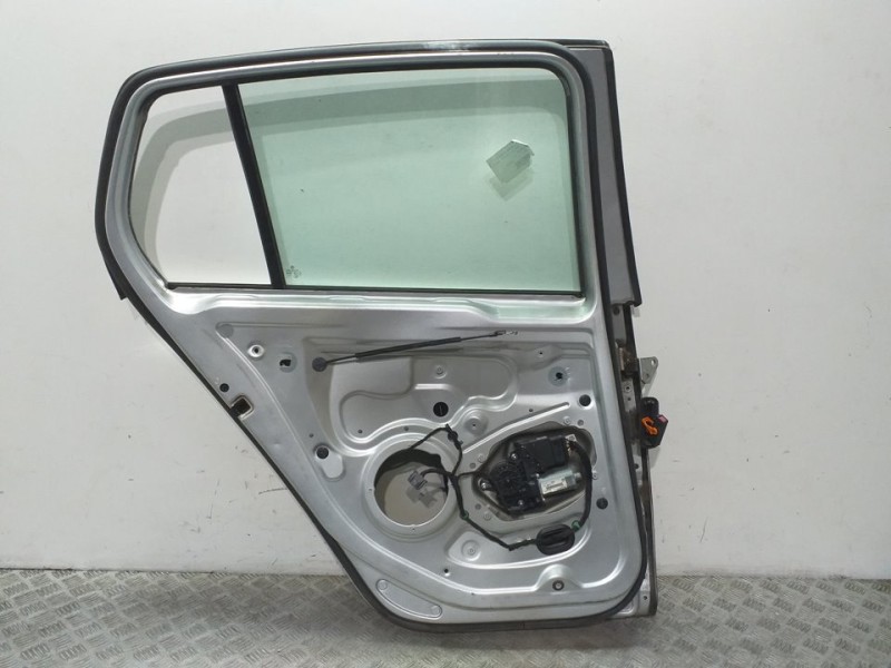 Recambio de puerta trasera izquierda para volkswagen golf v berlina (1k1) highline bluemotion referencia OEM IAM  PLATA 