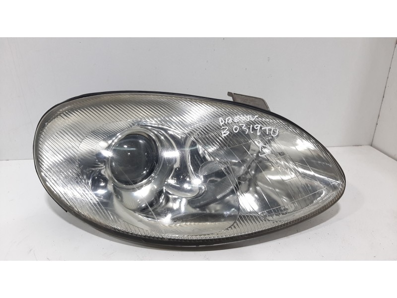 Recambio de faro derecho para daewoo leganza 2.0 cdx referencia OEM IAM 96206544  