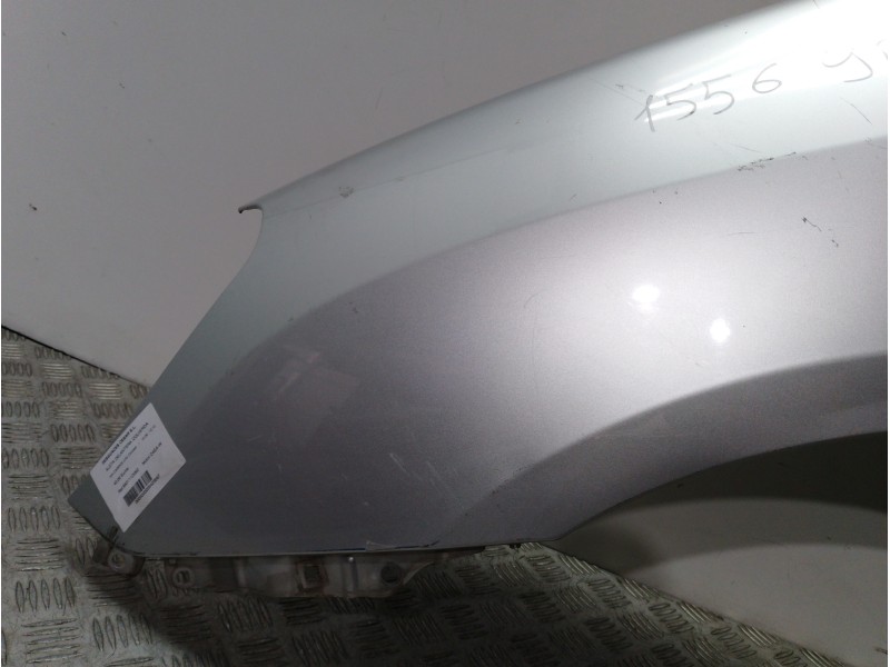 Recambio de aleta delantera izquierda para kia carens (un) concept referencia OEM IAM 663111D050  