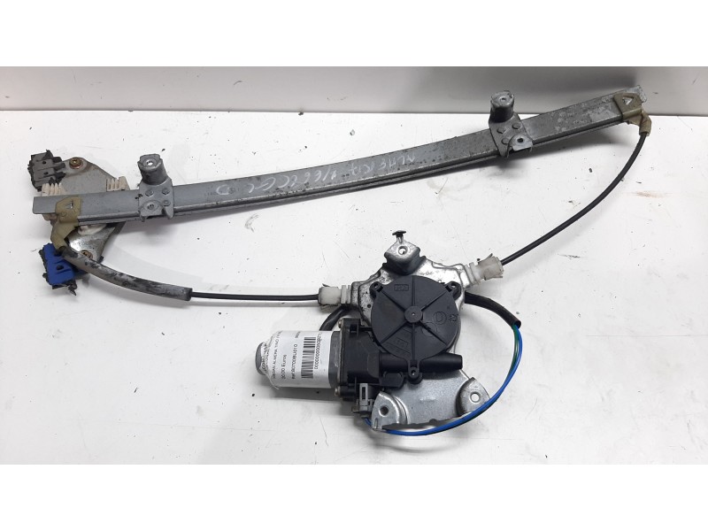 Recambio de elevalunas delantero derecho para nissan almera tino (v10m) ambience referencia OEM IAM 80700BU010  