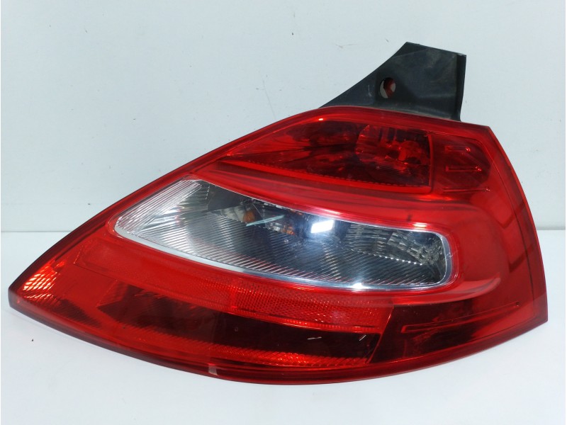 Recambio de piloto trasero derecho para renault megane ii coupe/cabrio confort dynamique referencia OEM IAM 8200413216  