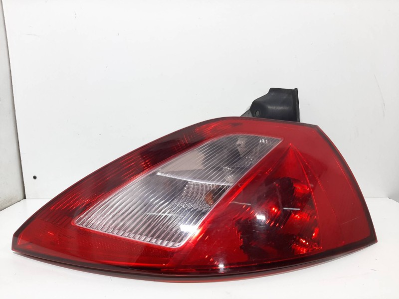 Recambio de piloto trasero derecho para renault megane ii berlina 5p confort dynamique referencia OEM IAM 8200073237  