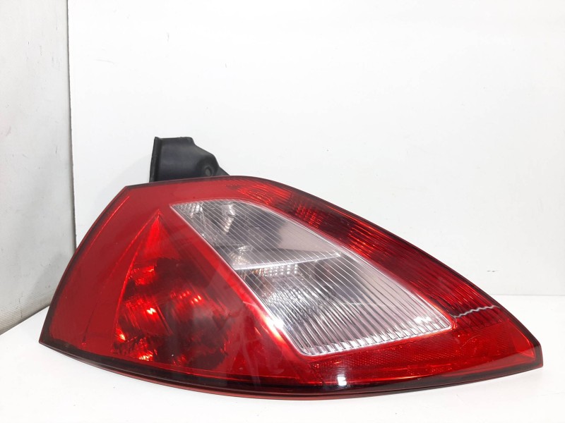 Recambio de piloto trasero izquierdo para renault megane ii berlina 5p confort dynamique referencia OEM IAM 8200073236  