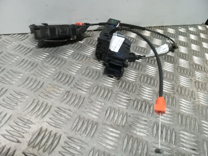 Recambio de cerradura puerta trasera derecha para citroën c4 picasso sx referencia OEM IAM 9138J8  