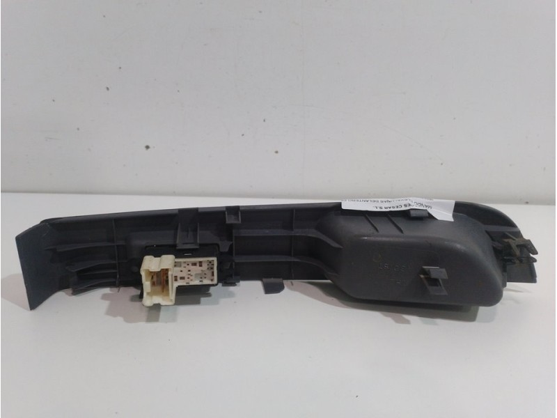 Recambio de mando elevalunas delantero derecho para nissan micra (k12e) acenta referencia OEM IAM 25411AX610  