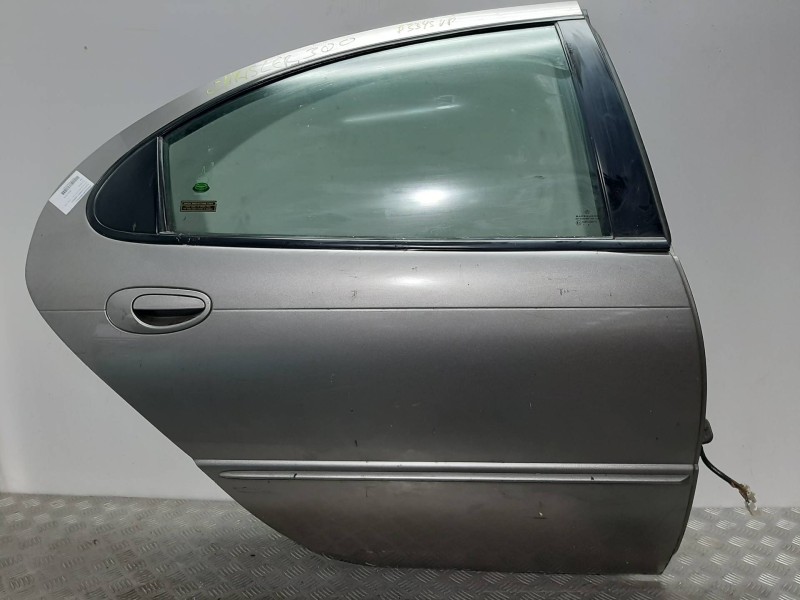 Recambio de puerta trasera derecha para chrysler 300 m (lr) 3.5 v6 referencia OEM IAM  PLATA 