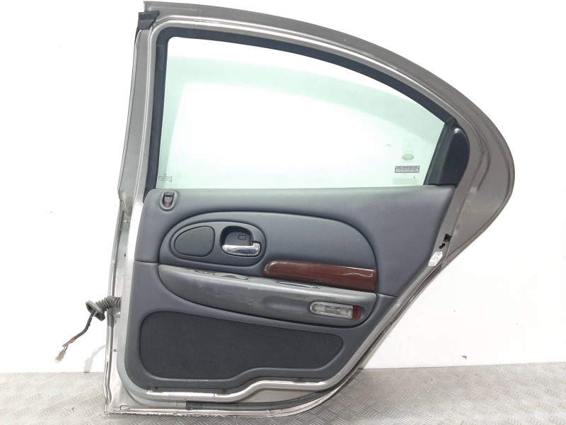 Recambio de puerta trasera derecha para chrysler 300 m (lr) 3.5 v6 referencia OEM IAM  PLATA 