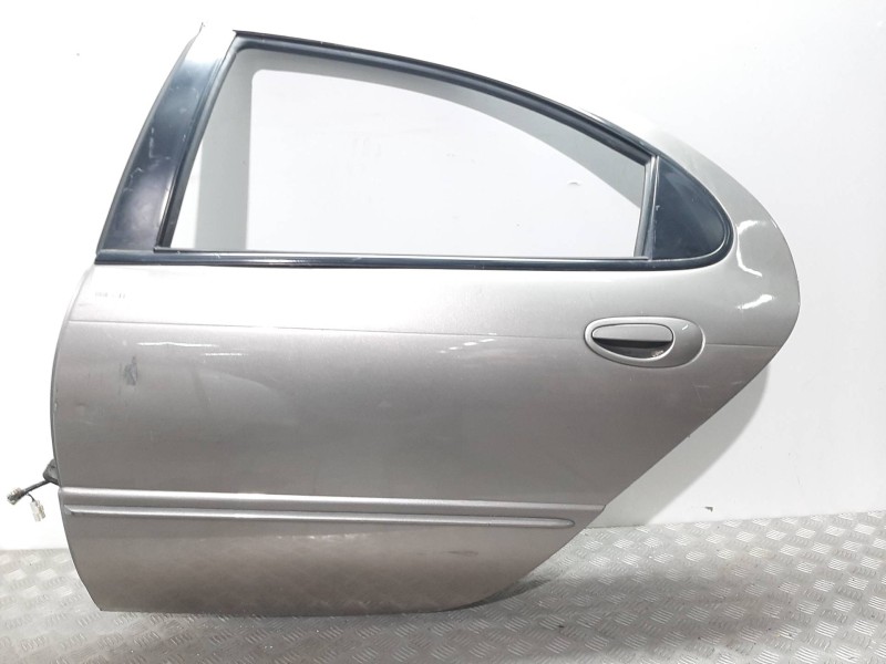 Recambio de puerta trasera izquierda para chrysler 300 m (lr) 3.5 v6 referencia OEM IAM  PLATA 
