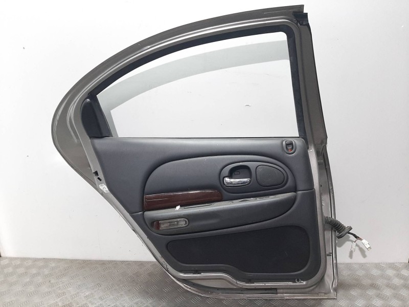 Recambio de puerta trasera izquierda para chrysler 300 m (lr) 3.5 v6 referencia OEM IAM  PLATA 