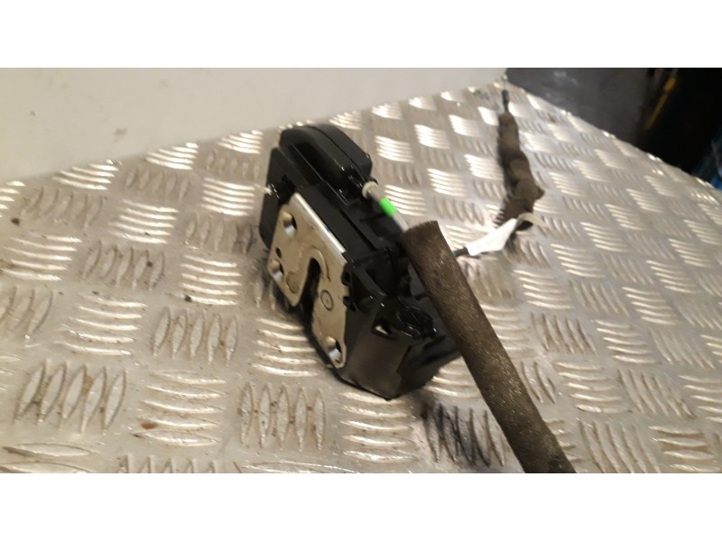 Recambio de cerradura puerta trasera izquierda para nissan qashqai (j10) acenta 4x4 referencia OEM IAM 82501JD90C  