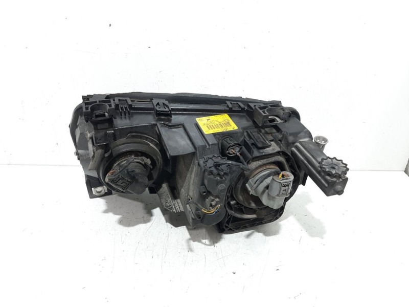 Recambio de faro derecho para bmw serie 3 berlina (e46) 316i referencia OEM IAM 0301187202  