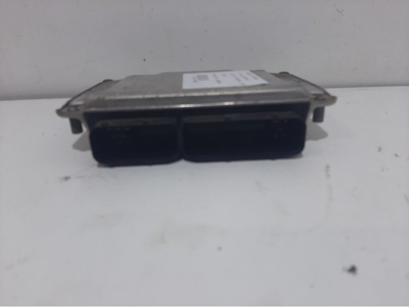 Recambio de centralita motor uce para volkswagen polo (9n3) advance referencia OEM IAM 045906019 BOSCH 