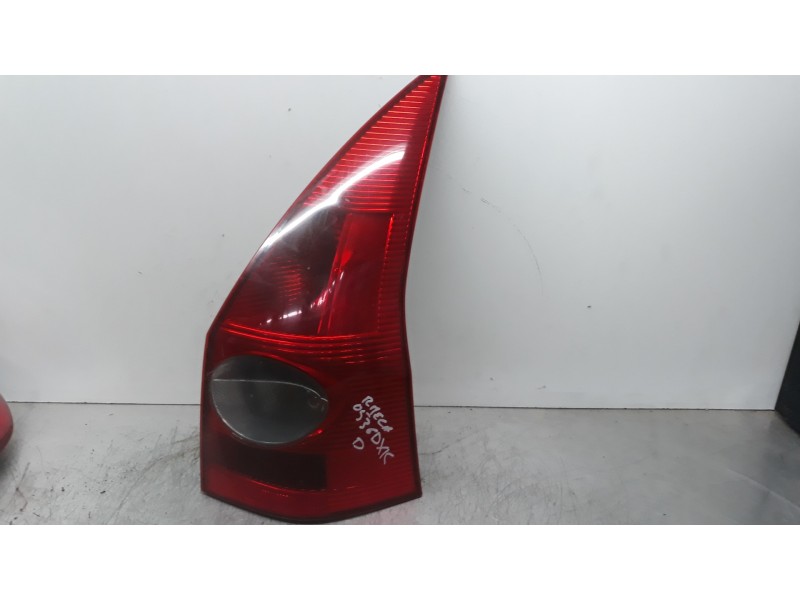 Recambio de piloto trasero derecho para renault megane ii familiar authentique referencia OEM IAM 8200417351  