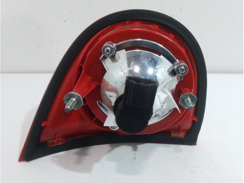 Recambio de piloto porton trasero derecho para volkswagen golf v berlina (1k1) gt referencia OEM IAM 1K6945094E  