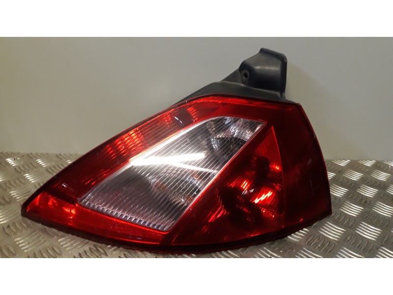 Recambio de piloto trasero derecho para renault megane ii berlina 5p confort dynamique referencia OEM IAM 8200073237  