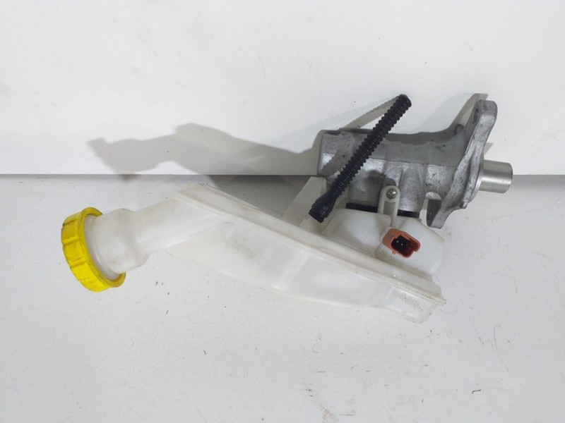 Recambio de bomba freno para peugeot 208 allure referencia OEM IAM 4601R9  