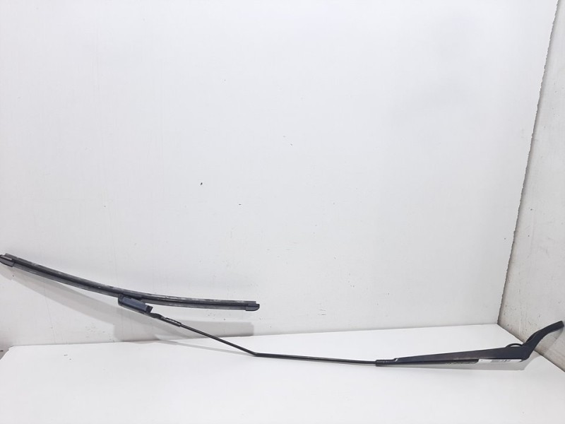 Recambio de brazo limpia delantero derecho para peugeot 208 allure referencia OEM IAM 1608393380 1608393380 