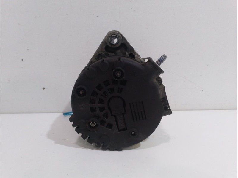 Recambio de alternador para kia carens ( ) drive referencia OEM IAM 373002A800  2609674