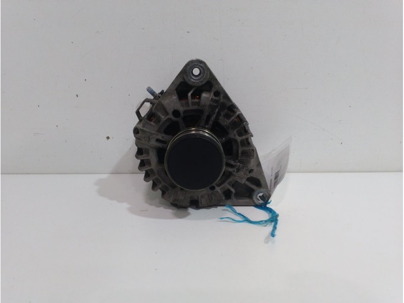 Recambio de alternador para kia carens ( ) drive referencia OEM IAM 373002A800  2609674