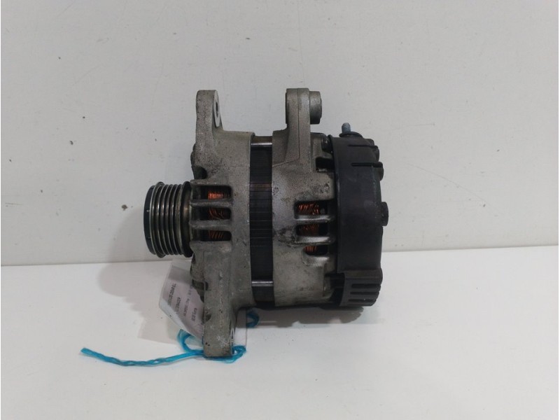 Recambio de alternador para kia carens ( ) drive referencia OEM IAM 373002A800  2609674