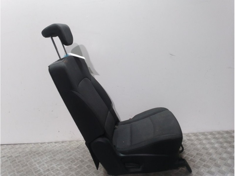 Recambio de asiento trasero medio para kia carens ( ) drive referencia OEM IAM   