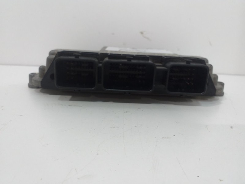 Recambio de centralita motor uce para citroën c4 picasso sx referencia OEM IAM 9665674480 0281014729 