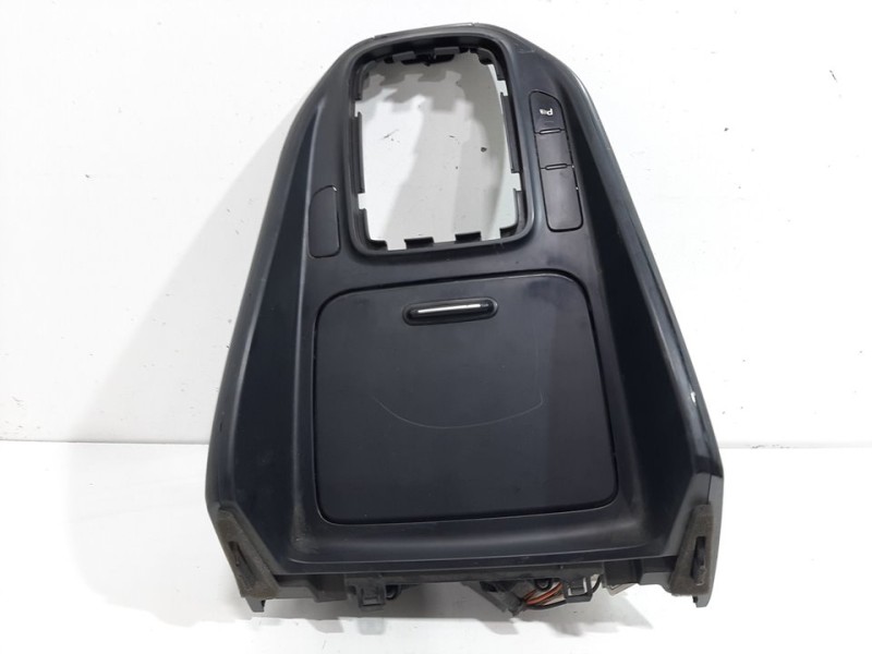 Recambio de moldura para kia carens ( ) drive referencia OEM IAM 84650A403  