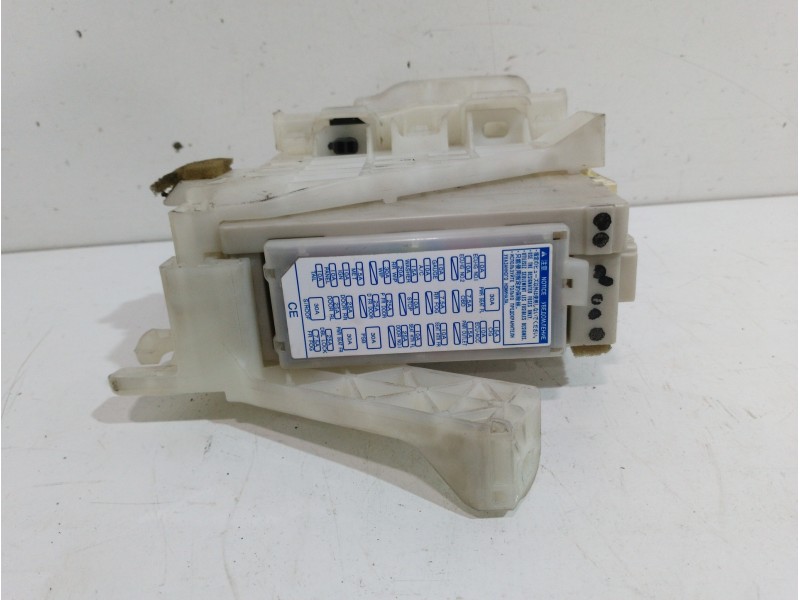 Recambio de caja reles / fusibles para toyota prius (nhw30) plug-in hybrid advance referencia OEM IAM 8273047510  