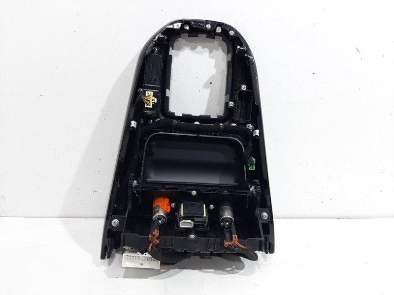 Recambio de moldura para kia carens ( ) drive referencia OEM IAM 84650A403  