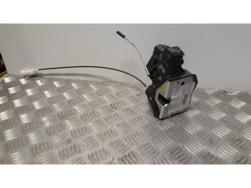 Recambio de cerradura puerta trasera derecha para bmw serie 3 berlina (e46) 328i referencia OEM IAM 51227011310  