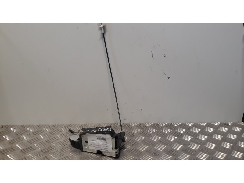 Recambio de cerradura puerta trasera derecha para bmw serie 3 berlina (e46) 328i referencia OEM IAM 51227011310  