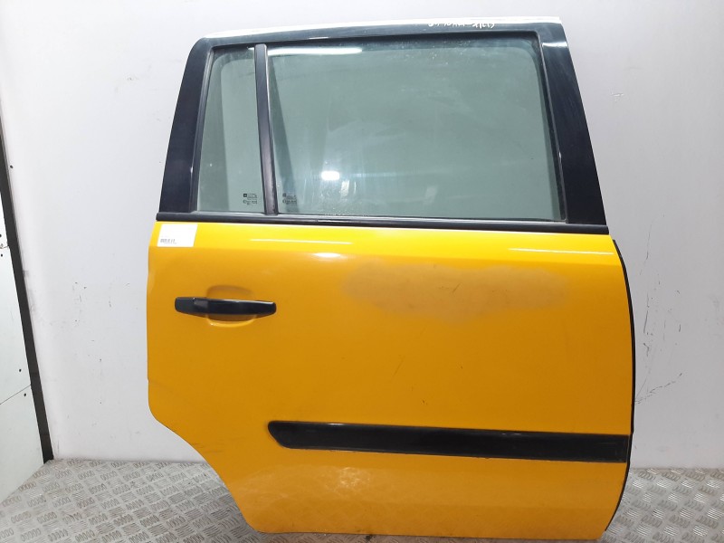 Recambio de puerta trasera derecha para opel zafira b family referencia OEM IAM 13203016 AMARILLO 