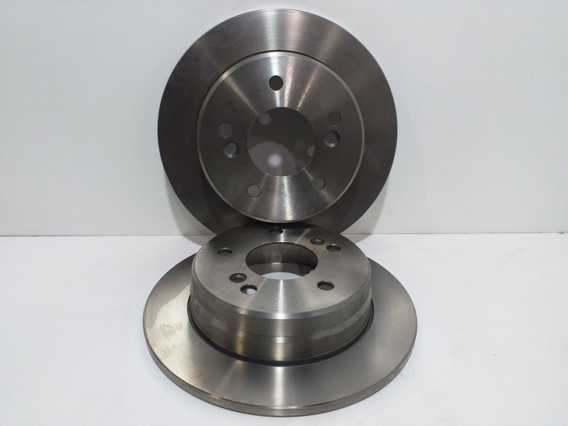 Recambio de juego discos traseros para mercedes-benz clase c (w202) familiar referencia OEM IAM 1618874880  