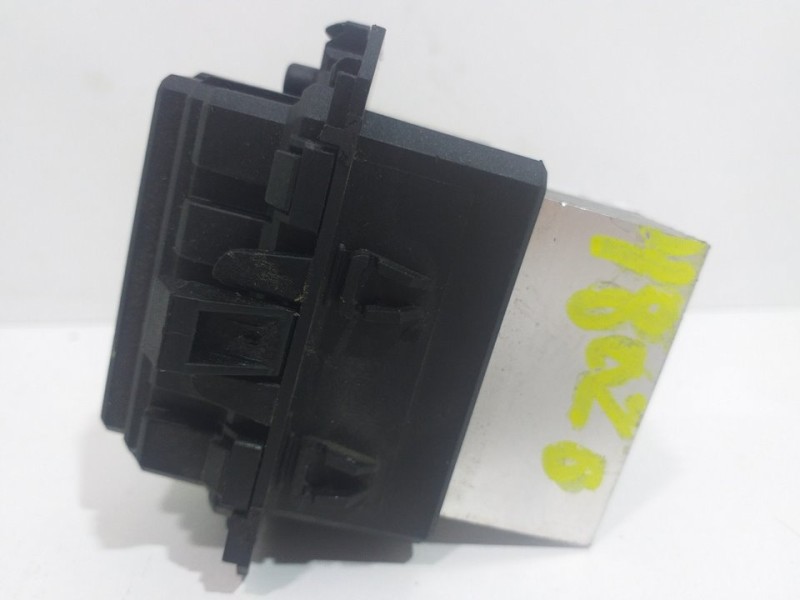 Recambio de resistencia calefaccion para peugeot 208 allure referencia OEM IAM T100034Z 134Z 29PWM11N