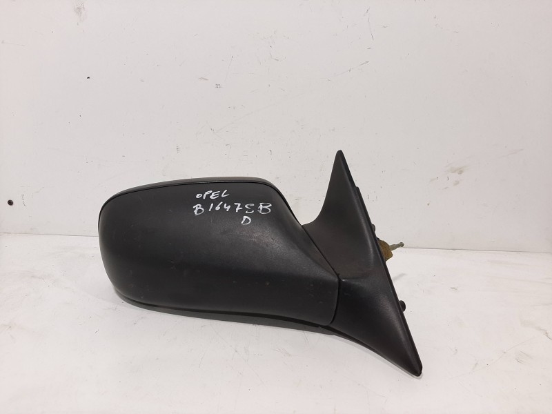 Recambio de retrovisor derecho para opel astra f berlina básico referencia OEM IAM 90520152 MANUAL NEGRO
