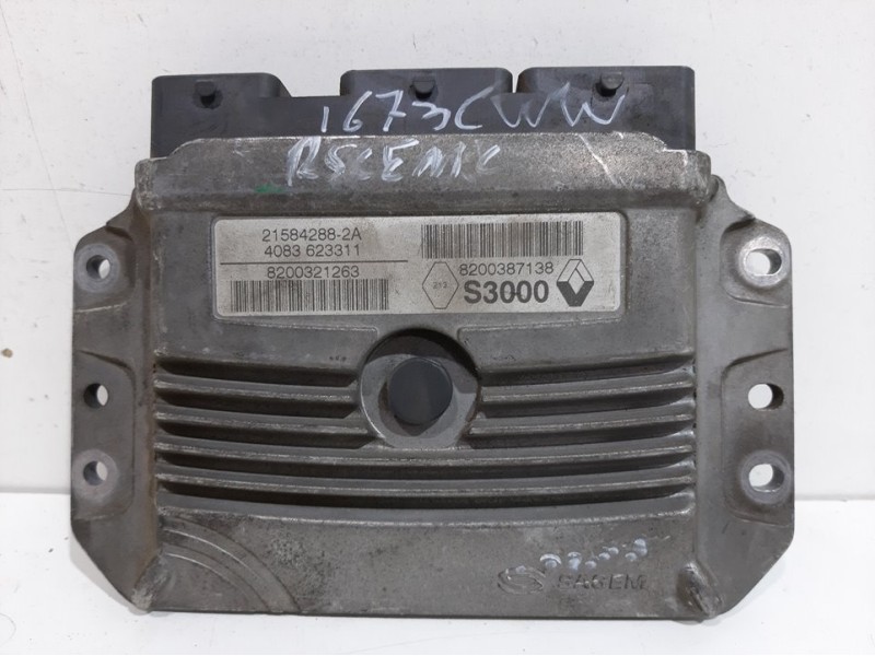 Recambio de centralita motor uce para renault scenic ii confort dynamique referencia OEM IAM 8200387138  