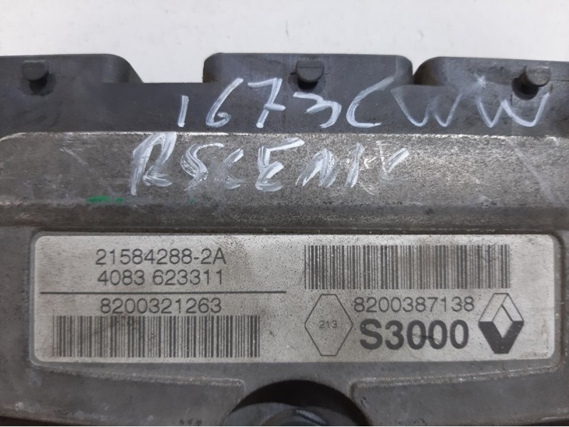 Recambio de centralita motor uce para renault scenic ii confort dynamique referencia OEM IAM 8200387138  