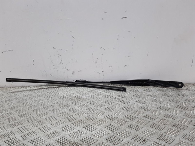 Recambio de brazo limpia delantero izquierdo para seat toledo (kg3) connect referencia OEM IAM 5JB955409  