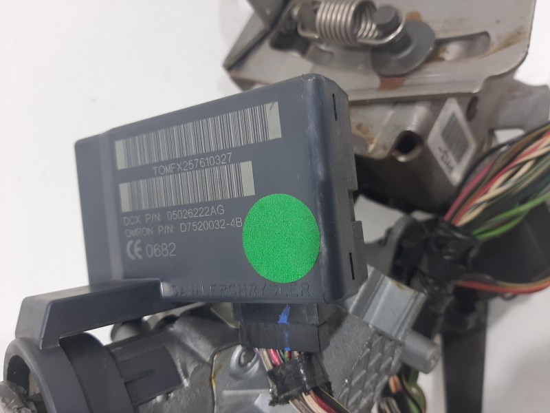 Recambio de columna direccion para dodge caliber s referencia OEM IAM 05057279AK PJNC2356Q0292 