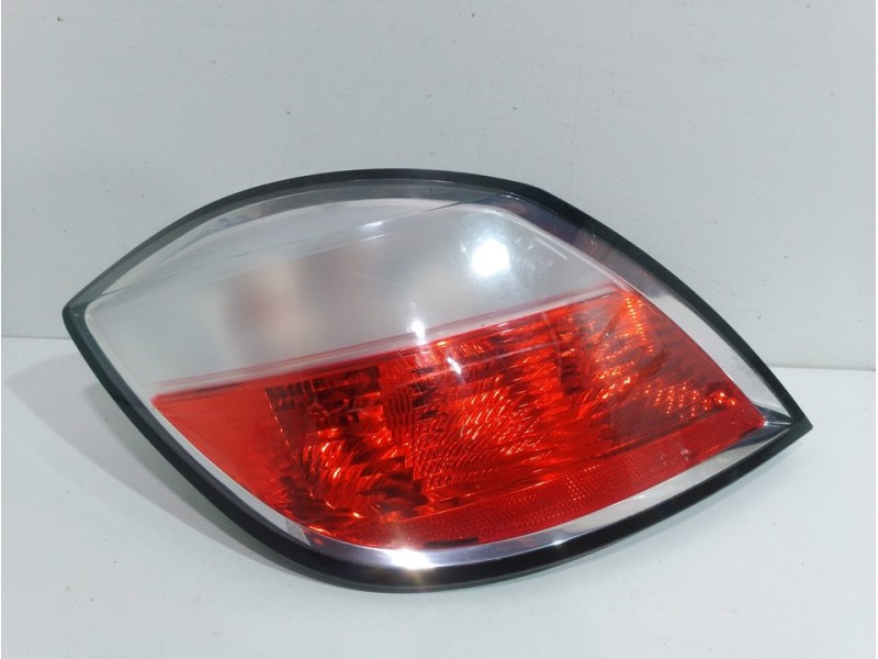 Recambio de piloto trasero izquierdo para opel astra h berlina 1.7 16v cdti referencia OEM IAM 159727  