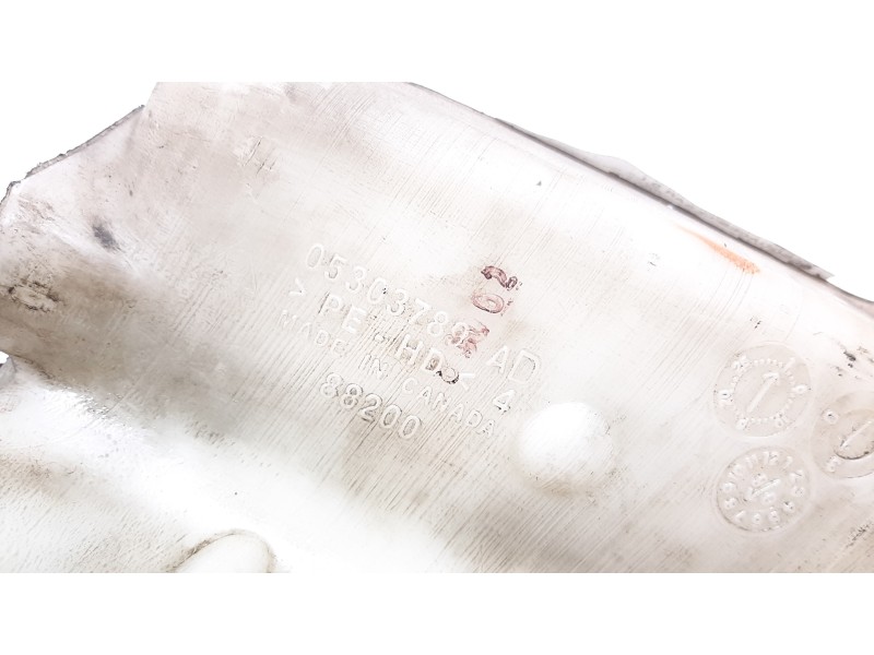 Recambio de deposito limpia para dodge caliber s referencia OEM IAM 05303789AD  