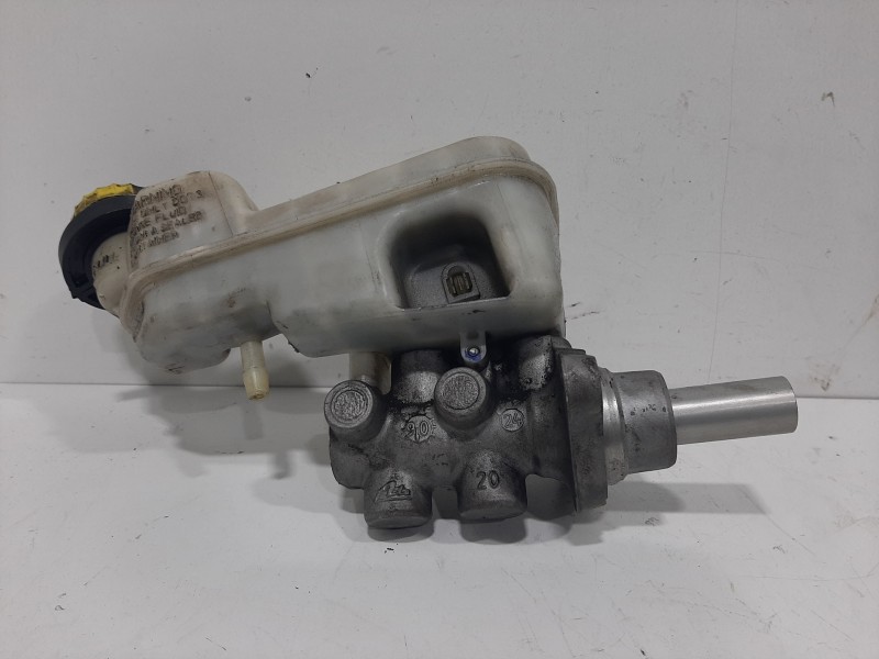 Recambio de bomba freno para dodge caliber s referencia OEM IAM 05175093AA  